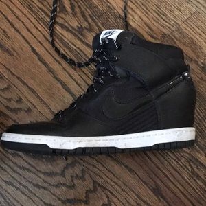 Nike Hightop women’s black size 8.5